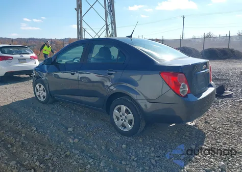 2013 Chevrolet Sonic Ls Auto из США, поврежденный, VIN 1G1JA5SG0D4193654